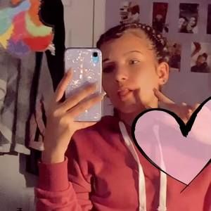 Meet your Posher, Kayla